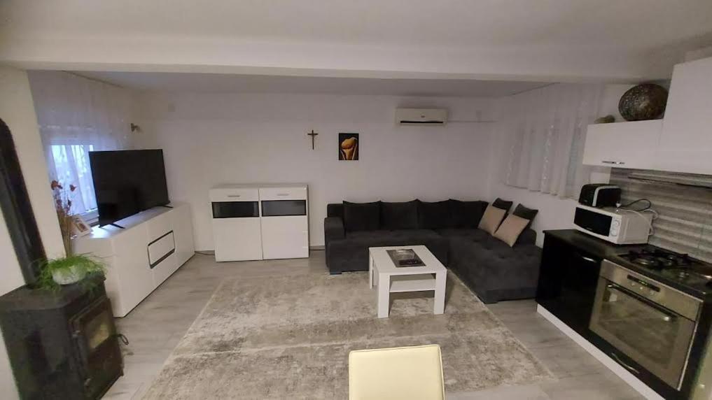 Apartments Antonio 로고즈니차 외부 사진